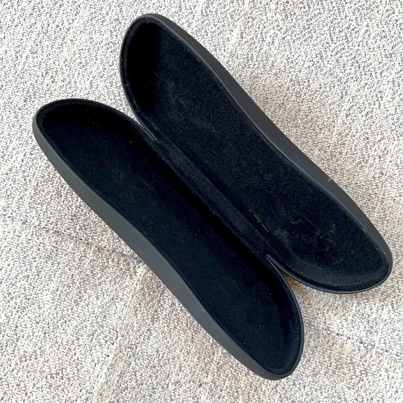 ADIDAS | BLACK SUNGLASS CASE (SUNGLASSES NOT INCLUDED) - Picture 2 of 3